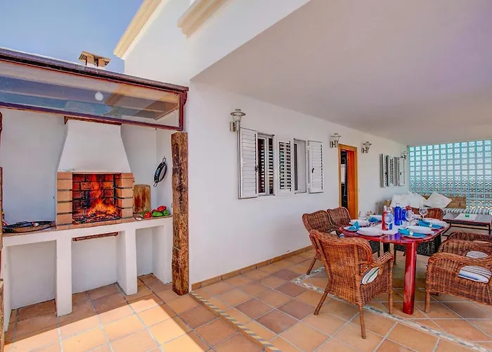 Maria Del Risco By Buenavilla Villa