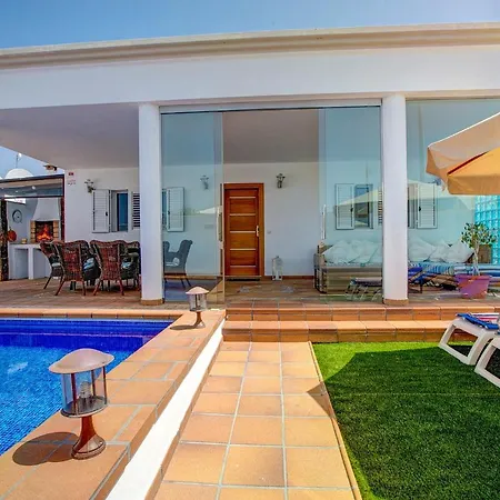 Villa Maria Del Risco By Buenavilla