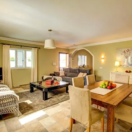 Maria Del Risco By Buenavilla *