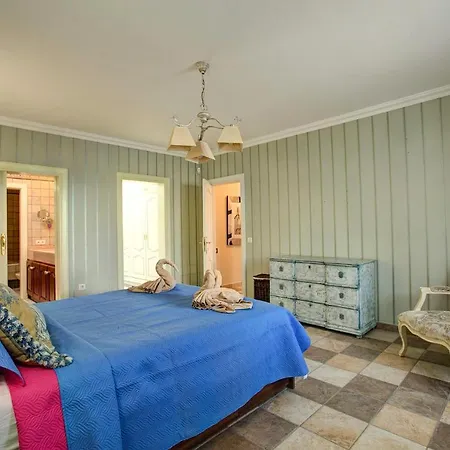 Maria Del Risco By Buenavilla