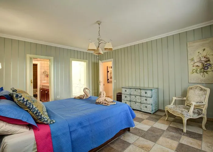 Maria Del Risco By Buenavilla